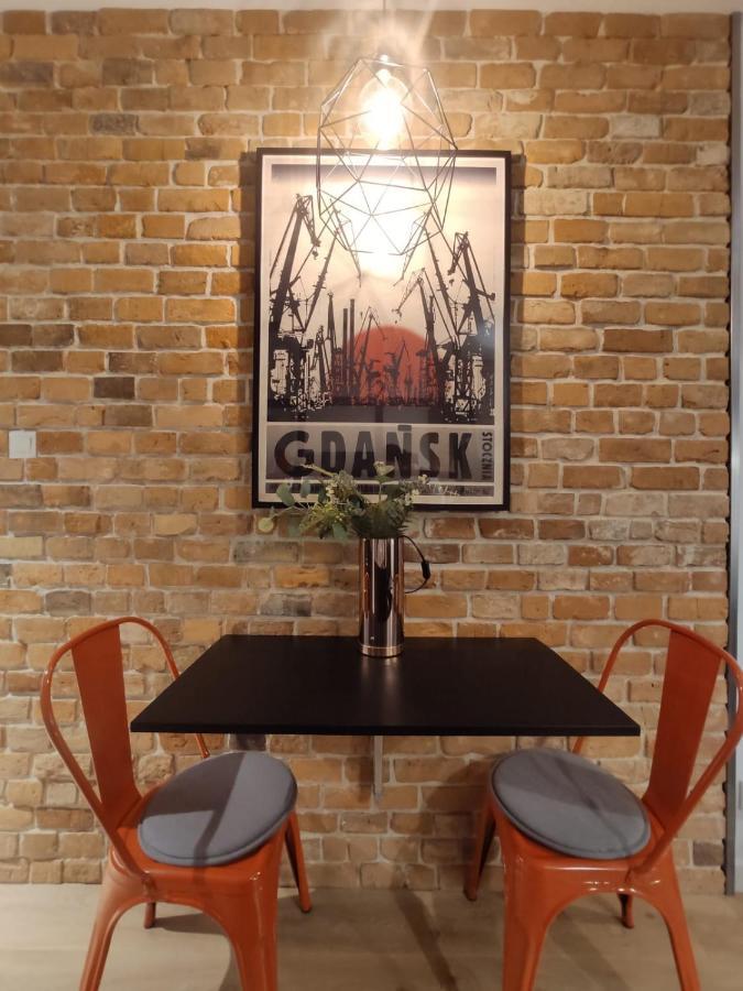 Red Wall Apartment In The Old Town Gdansk Exterior foto