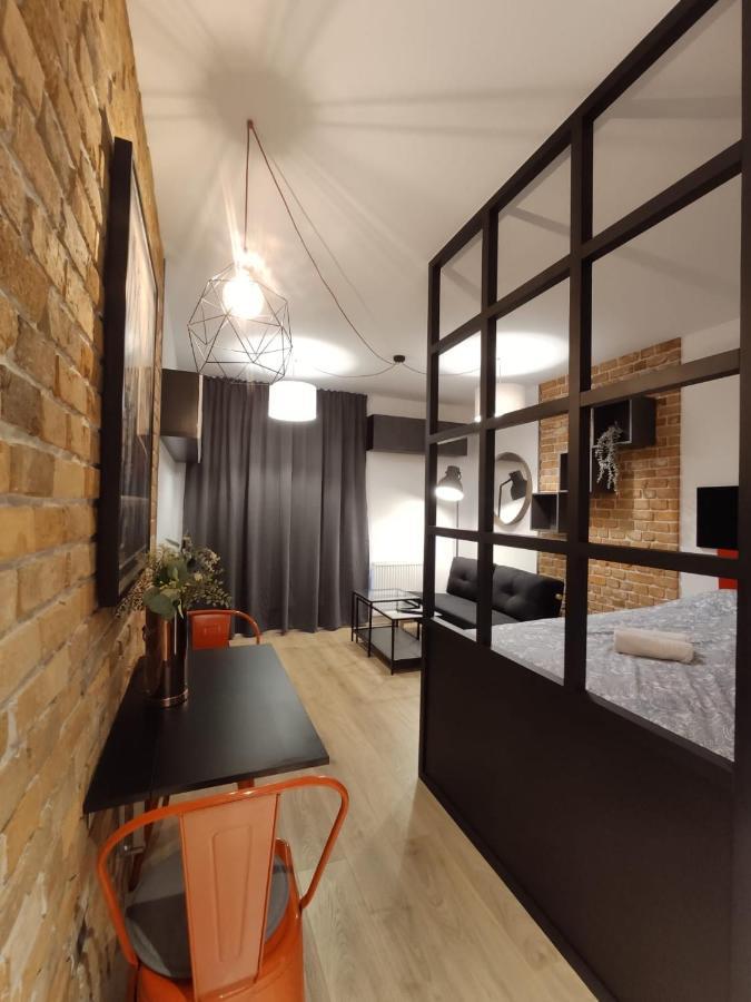 Red Wall Apartment In The Old Town Gdansk Exterior foto