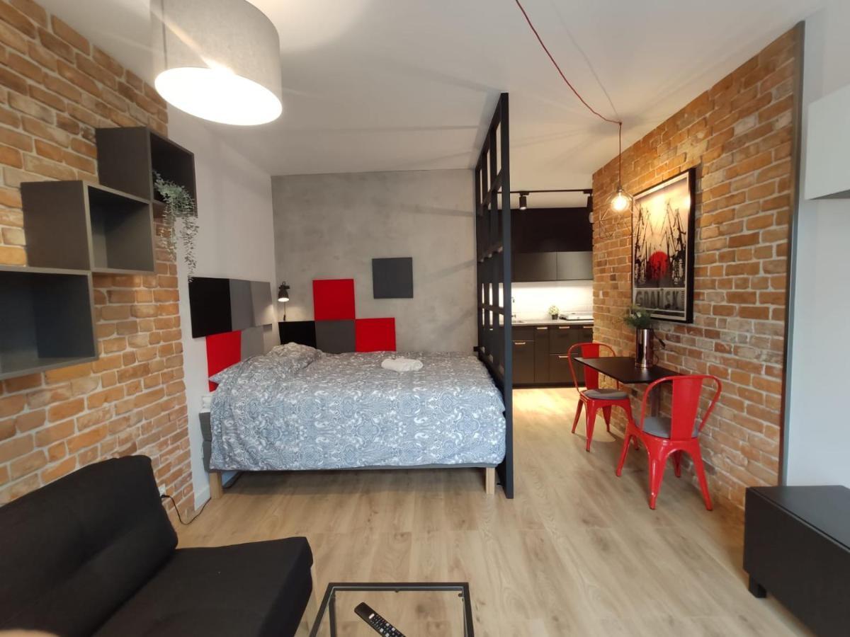 Red Wall Apartment In The Old Town Gdansk Exterior foto